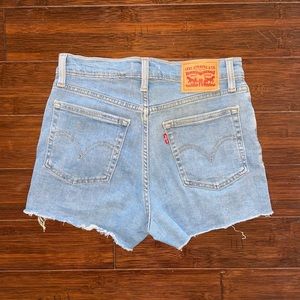 Levi’s | High Rise Shorts